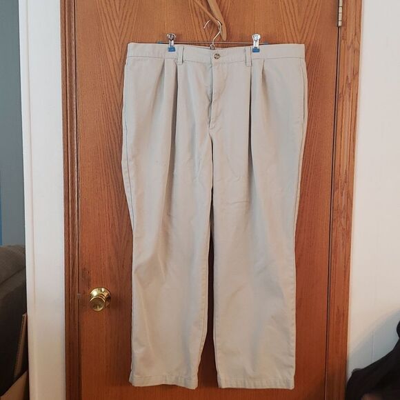 Dockers Chino Khaki Pants Sz 42" x 30" - Picture 1 of 7